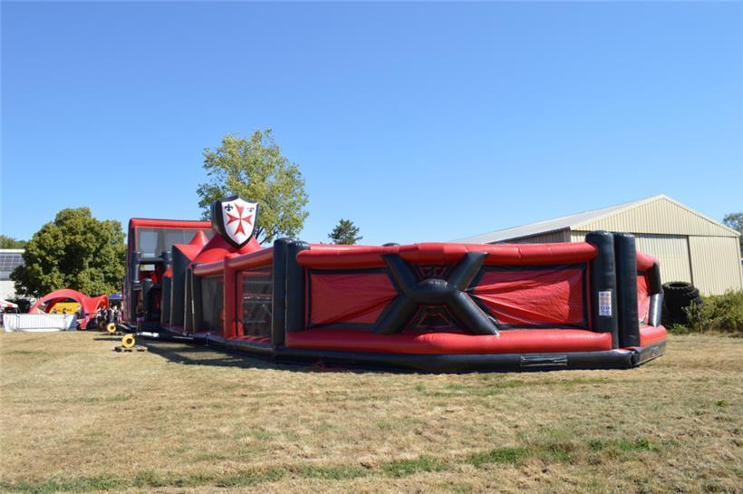 Die 85 Meter lange aufblasbare Piste