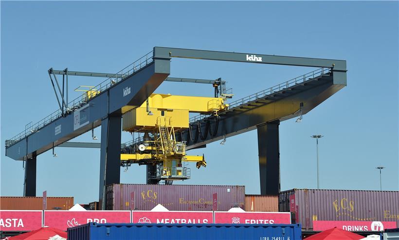 Die Abwicklung von Containern im Logistik-Hub Süd (Bettemburg)
