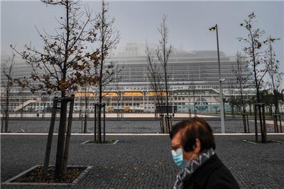 Die „Aidanova“ im Hafen von Lissabon
