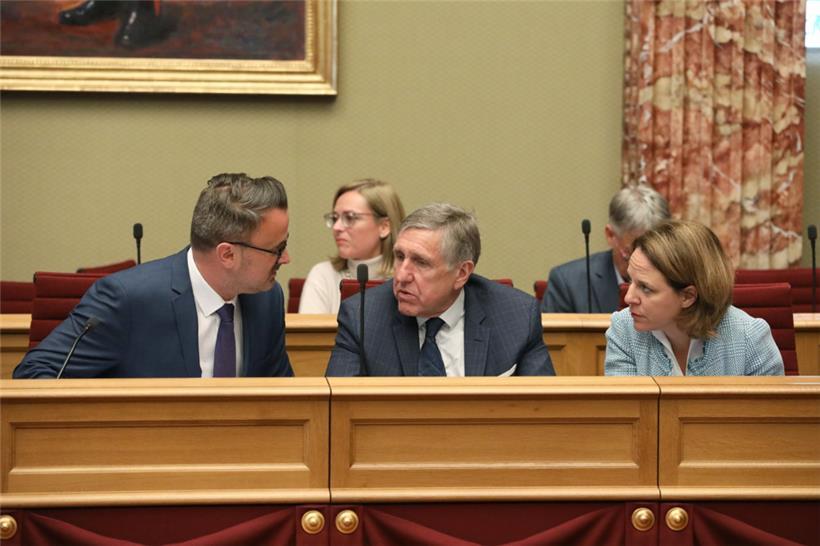 Die Akte zum Fall Dieschbourg liegt mittlerweile dem Luxemburger Parlament vor und kann dort von den Abgeordneten eingesehen werden
