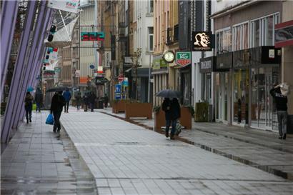 Die Alzettestraße in Esch
