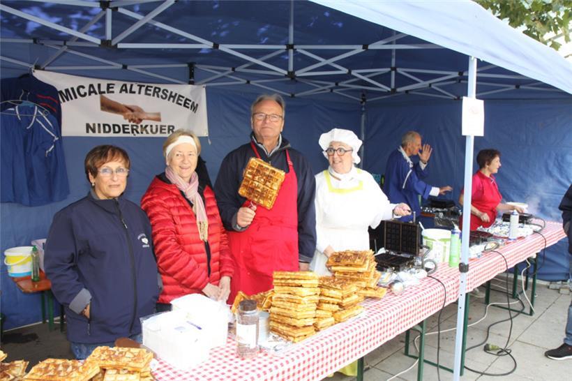 Die Amicale Altersheem Nidderkuer verkaufte leckere Waffeln