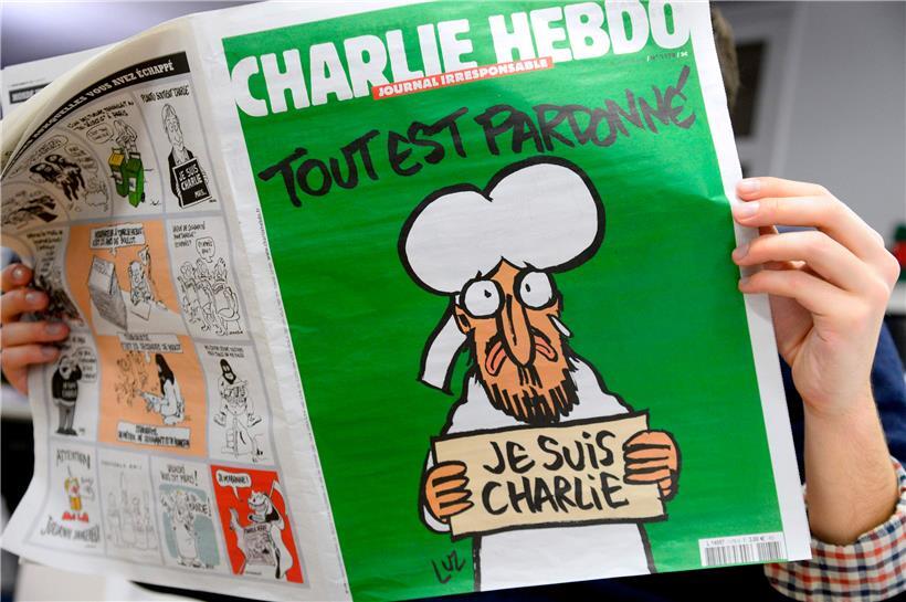 Die Anschlagsserie in Frankreich erregte damals enormes Aufsehen und sorgte für weltweite Bestürzung. Eine Welle der Solidarität unter dem Schlagwort „Je suis Charlie“ („Ich bin Charlie“) prägte die Zeit nach den Attacken.
