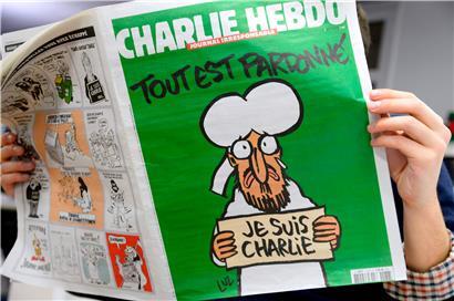 Die Anschlagsserie in Frankreich erregte damals enormes Aufsehen und sorgte für weltweite Bestürzung. Eine Welle der Solidarität unter dem Schlagwort „Je suis Charlie“ („Ich bin Charlie“) prägte die Zeit nach den Attacken.
