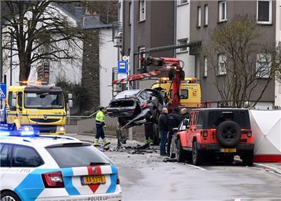Die Anzeichen, dass eine über das erlaubte Tempo 50 hinausgehende Geschwindigkeit beim schweren Unfall mitursächlich war, sind deutlich
