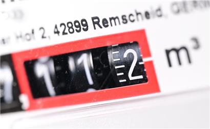 Die Anzeige einer Gasuhr in einem Privathaus. 
