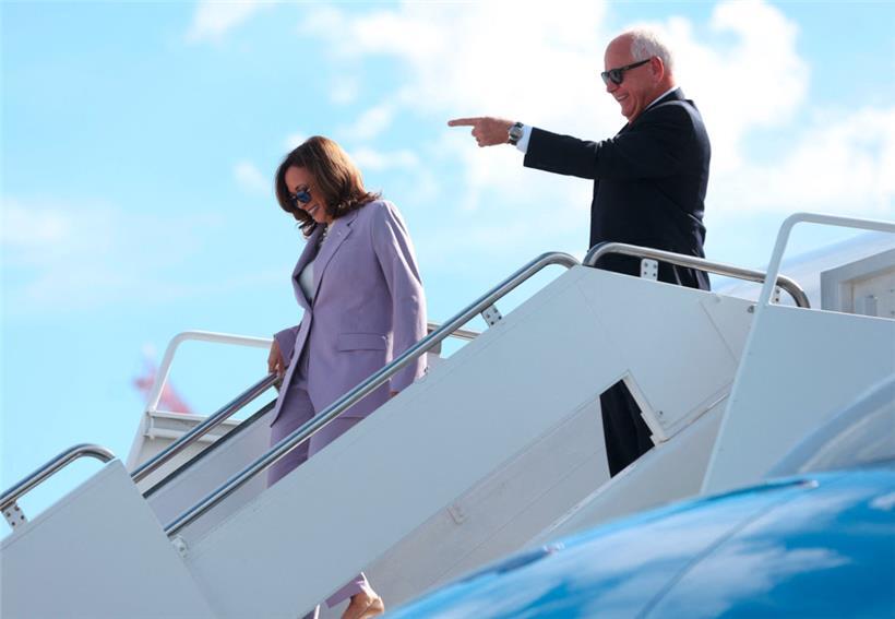 Die Aufholjagd des Sommers: die demokratische US-Präsidentschaftskandidatin Kamala Harris (l.) und ihr „Running Mate“ Tim Walz
