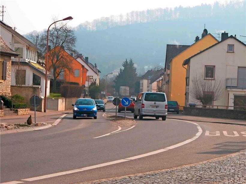Die B 49 zwischen Trier und der Grenze nach Luxemburg wird wegen Bauarbeiten komplett gesperrt
