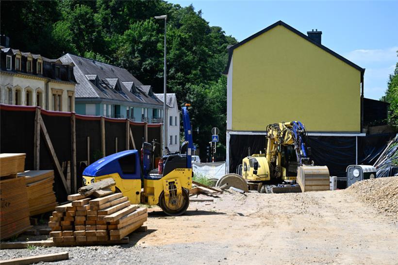 Die Bagger für das Projekt rollen, das laut der Stadt Luxemburg in mehr als zwei...