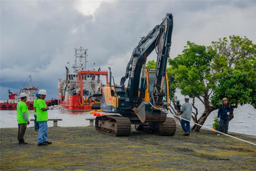 Die „Belau Submarine Cable Company“ verlegt mit australischer Unterstützung in Palau Unterwasserkabel 
