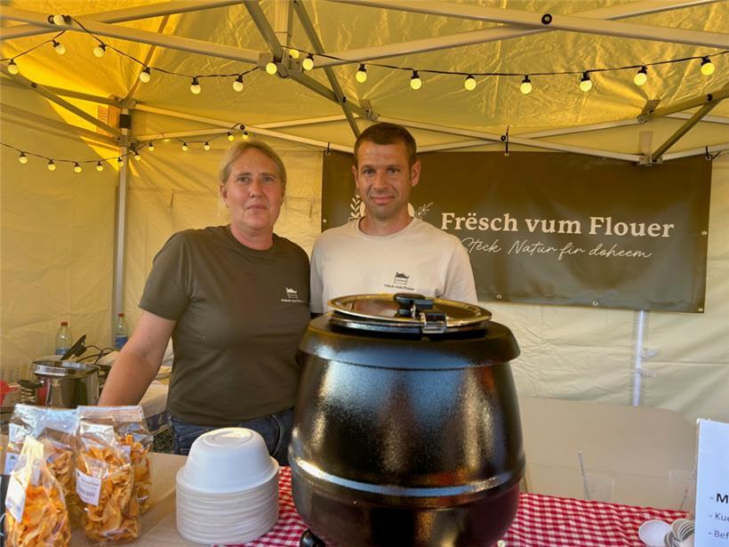 Die Betreiber von „Frësch vum Flouer”: Christophe Kesseler (r.) und Carine Thinn...