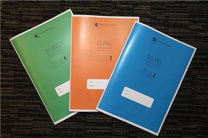 Die Bewertung der Kompetenzen in der portugiesischen Sprache wird in den ­​​​​​​​„Bilans intermédiaires“ festgehalten
