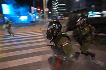 Die Bilder und Nachrichten beim EU-Anwärter Serbien verstören
