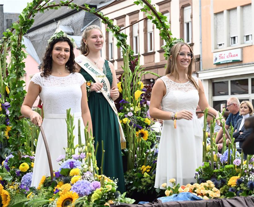 Die Blumenkönigin feierte am Wochenende auf dem Weinfest in Grevenmacher
