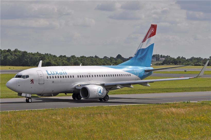 Boeing 737-700 der Luxair bei außerplanmäßiger Landung am Mittwoch auf dem Flughafen