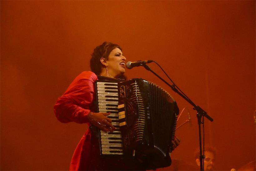 Musik aus aller Welt in Luxemburg: Diese Konzerte entführen nach Brasilien, Nordafrika und mehr Die Brasilianerin Lívia Mattos spielt im Mai im Cape