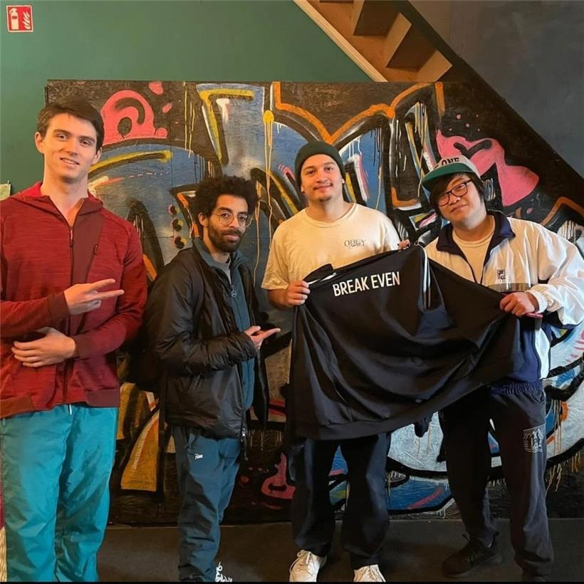 Die Breaking-Fans mussten sich am längsten gedulden: Die Luxemburger sind am Freitag nach Paris aufgebrochen
