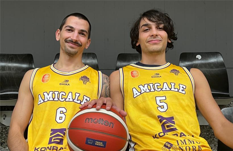 Die Brüder Noah (l.) und Antoine (r.) Medeot freuen sich, wieder gemeinsam im Team zu spielen
