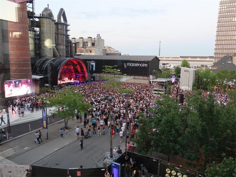 Die Bühne soll kommendes Jahr vor der Rockhal stehen – in den vergangenen Ausgaben stand sie unter den Hochöfen
