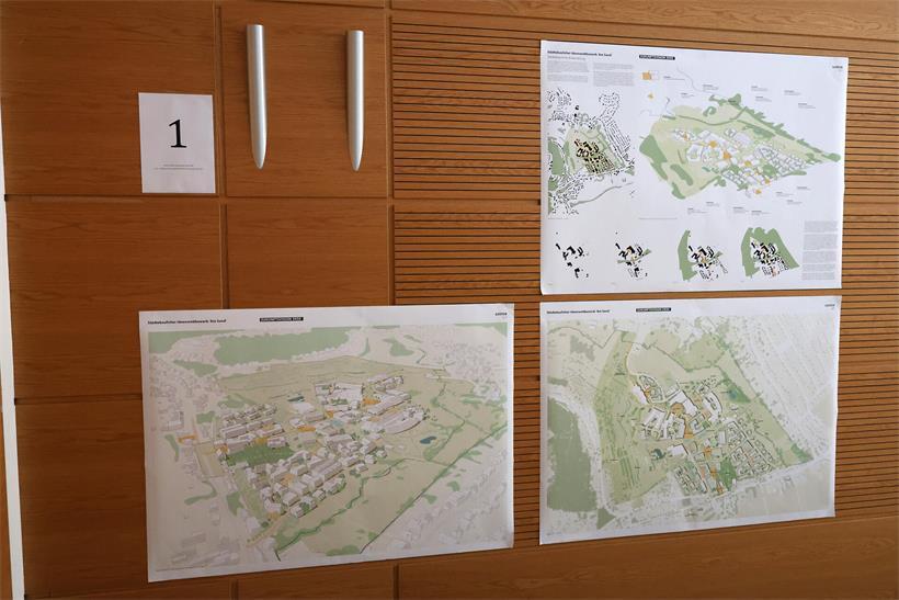 „Kompass für die nächsten 25 Jahre“ – Niederanven stellt Plan für „Am Sand“ vor Bürger betrachten Siegerentwurf einer Architektur-Ausstellung bis 14. September in einer öffentlichen Galerie