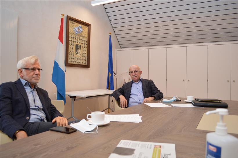 Die Bürgermeister aus Lorentzweiler und Steinsel, Jos Roller (l.) und Jean-Pierre Klein, lehnen sich gegen die Pläne der Creos und der zuständigen Minister Turmes und Dieschbourg auf
