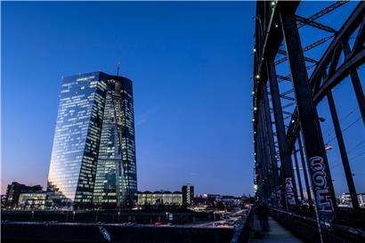 Die Büros der Europäischen Zentralbank (EZB) in Frankfurt am Main

