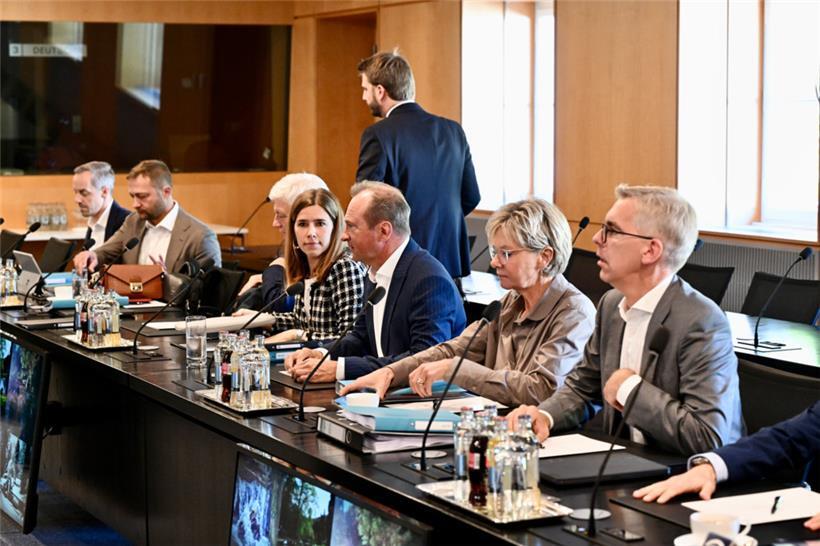 Die CSV-Delegation (v.l.n.r): Georges Mischo, Christophe Hansen, Claude Wiseler,...