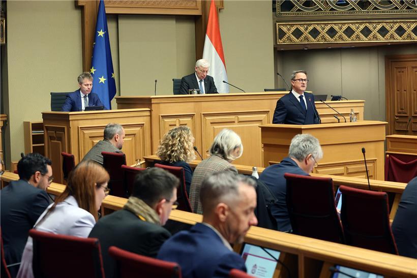 Chamber kritisiert Xavier Bettels Entwicklungspolitik-Pläne, Politikdiskussion im Parlament sichtbar