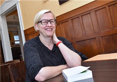 Die Chefredakteurin des „Lëtzebuerger Land“ Josée Hansen wird sich im Oktober von den Zeitungskollegen verabschieden

