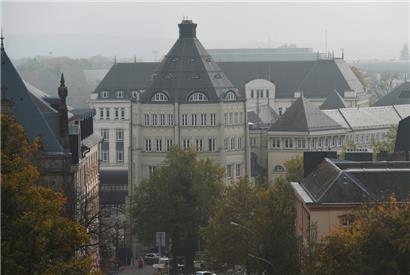 Die „Cité judiciaire“ in Luxemburg-Stadt platzt aus allen Nähten. Der Attraktivität eines Arbeitsplatzes in der Magistratur ist das nicht unbedingt förderlich.
