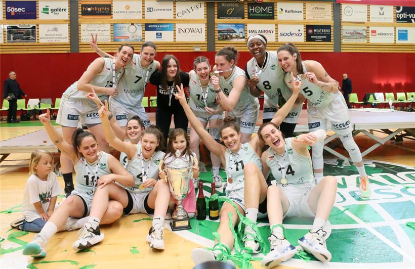 Die Damen des Gréngewald durften den Meistertitel auf dem Heimparkett feiern
