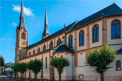 Die Diekircher Dekanatskirche
