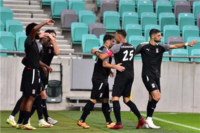 Die Differdinger hatten im slowenischen Nationalstadion den besseren Start erwischt 
