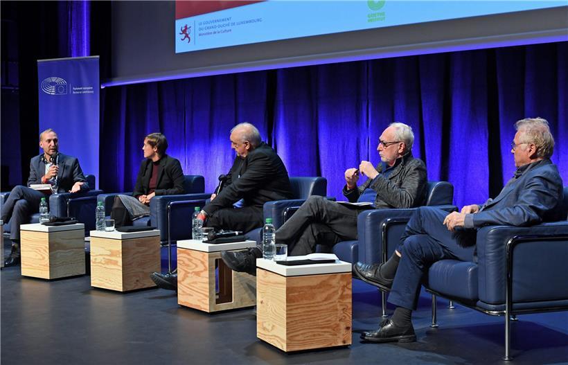 Die Diskussionsteilnehmer auf dem Podium: (v.r.) Daniel Cohn-Bendit, Claus Leggewie, Charles Goerens, Anna-Lena Högenauer und Edouard Simon
