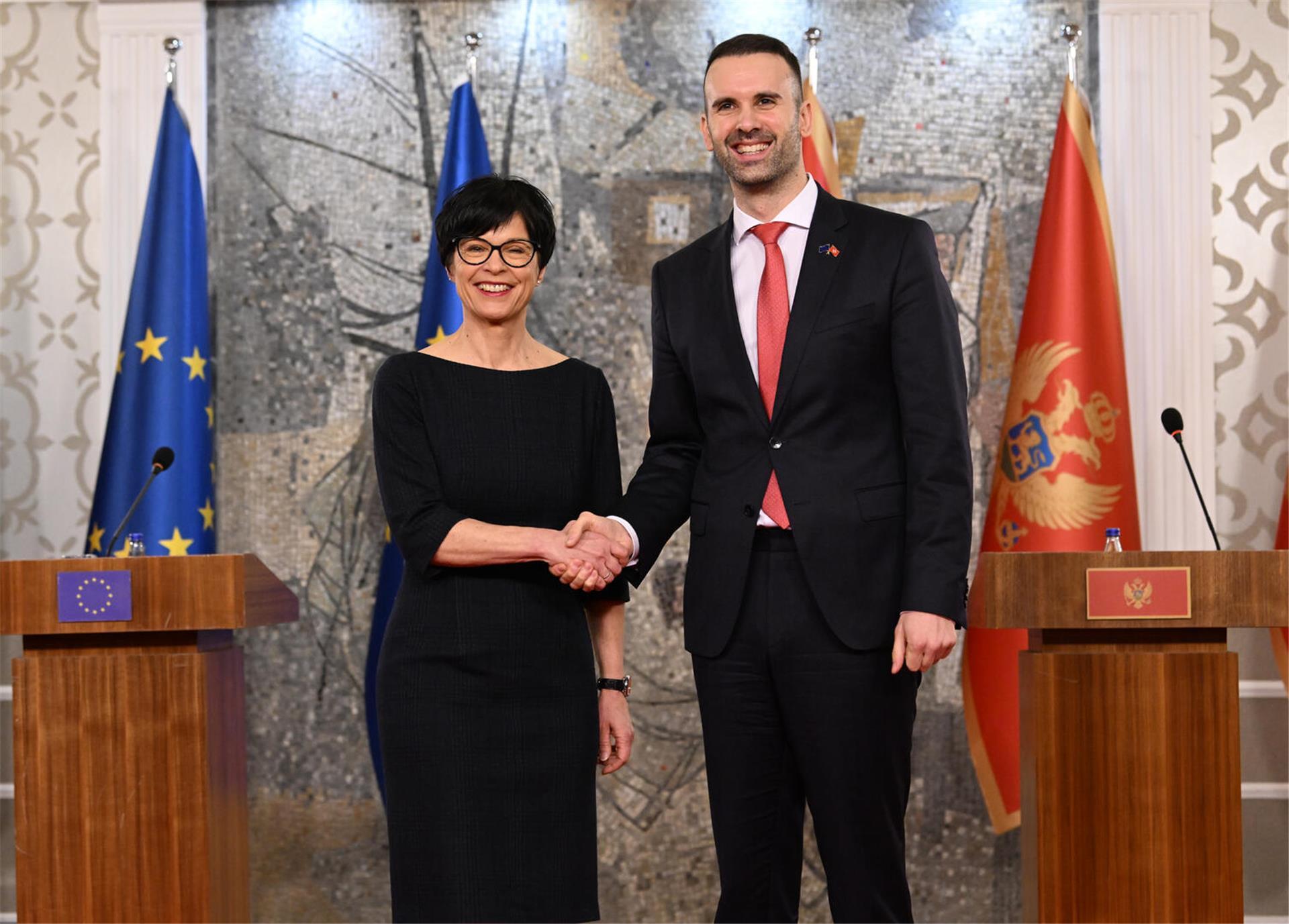 EU-Erweiterungskommissarin Marta Kos trifft montenegrinischen Premierminister Milojko Spajić, diskutiert baldige EU-Mitgliedschaft