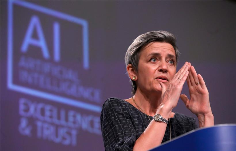 Die EU-Kommissarin Margrethe Vestager stellte gestern das Regelwerk zur Künstlichen Intelligenz vor

