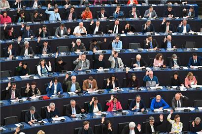 Die EU-Parlamentarier haben gestern ihren Standpunkt zur Gebäude-Richtlinie mit 343 zu 216 Stimmen bei 78 Enthaltungen angenommen
