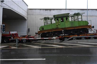 Die Elektrolok auf dem Weg durch den Tunnel der „Liaison Micheville“
