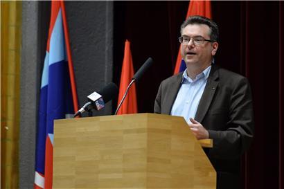 „Die Erhöhung der Teuerungszulage ist längst überfällig. Sie hat seit Jahren an Wert und Wirksamkeit verloren, deshalb darf sie nach der Krise nicht wieder abgeschafft werden“, erklärt Frédéric Krier, Mitglied des geschäftsführenden Vorstands des OGBL
