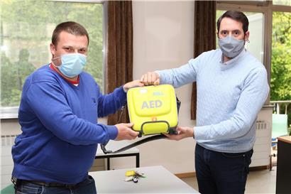 Die Escher Gemeinde übernahm die Kosten des neuen Defibrillators
