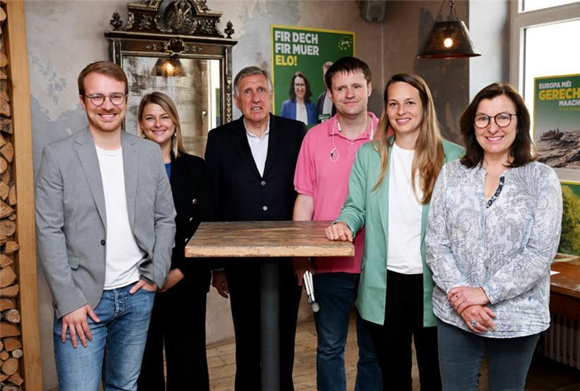 Die Europawahlkandidaten von „déi gréng“ (v.l.n.r.): Fabricio Costa, Djuna Bernard, François Bausch, Patrick Hurst, Chantal Gary und Tilly Metz 

