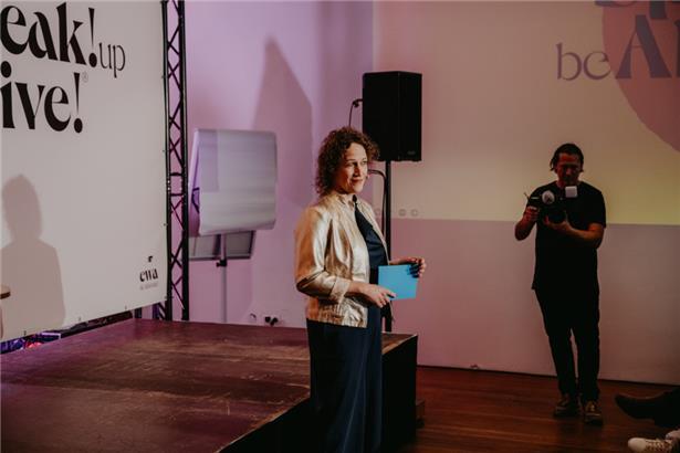 Die Expertin rät: „Rein wirtschaftlich gesehen ist es besser, wenn wir trauern, sonst fällt man später aus, weil man krank wird“
