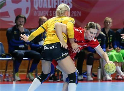 Die FLH-Auswahl um Amélie Gran spielte 20 Minuten lang mit Schweden auf Augenhöhe
