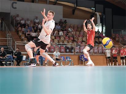 FLVB-Herren beim spannenden Volleyballspiel gegen Griechenland, knapp ohne Satzerfolg, Intensität und Teamgeist sichtbar