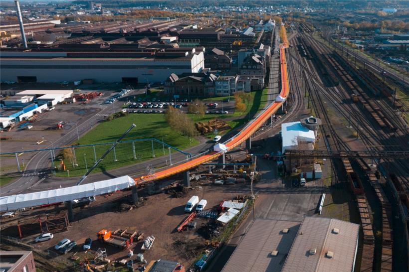Die Fahrradbrücke ist 1,9 Kilometer lang
