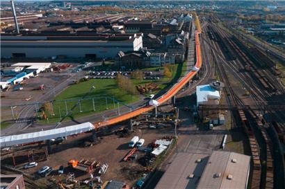 Die Fahrradbrücke ist 1,9 Kilometer lang
