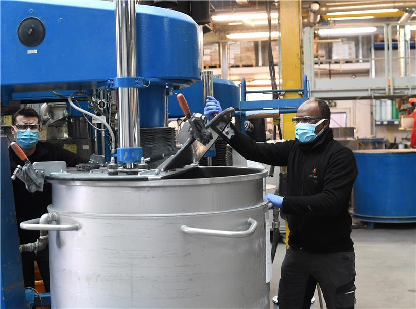 Die Farb- und Lackproduktion