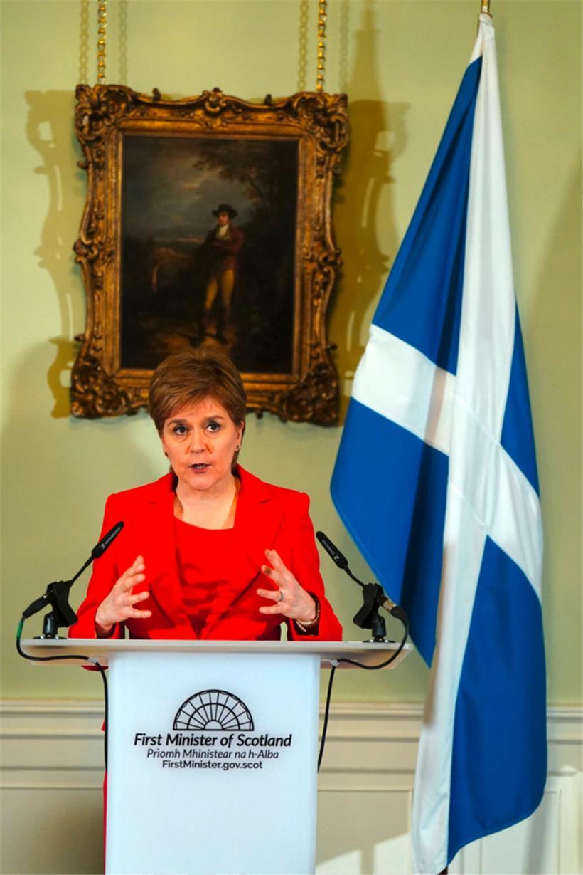 Die „First Minister“ Nicola Sturgeon erklärt ihre Rücktrittsabsicht
