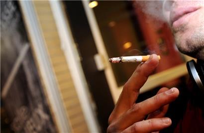 Die Forderung nach einem Rauchverbot auf Terrassen ist nicht neu. Bereits Anfang 2019 wurde über eine Petition in diesem Sinne debattiert. Der damalige Gesundheitsminister Etienne Schneider erteilte einem eventuellen Verbot eine klare Absage. 
