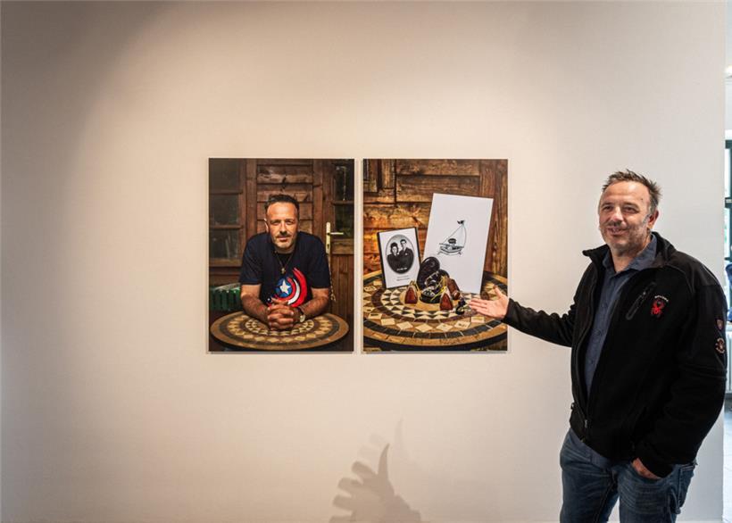 Die Fotos von Andrés Lejona zeigen die interviewten Nachfahren der im Kulturjahr 2007 vorgestellten Menschen. Die von ihnen ausgesuchten Objekte erzählen eine ganz eigene Geschichte.
